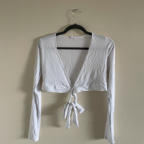 GARAGE white ribbed front tie crop top - Picture 4 of 6